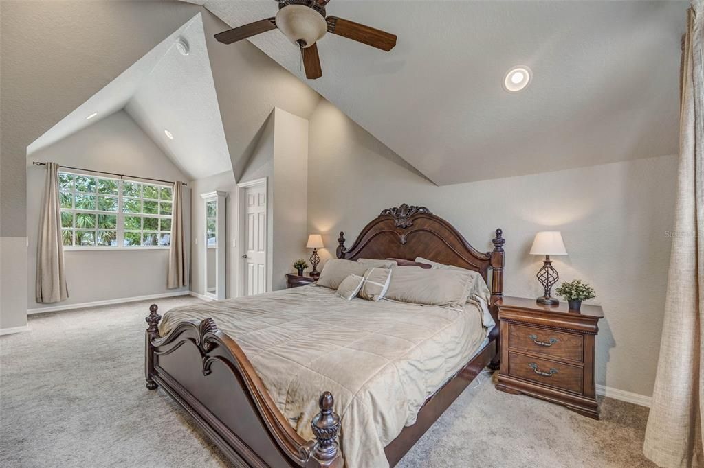 For Sale: $1,400,000 (3 beds, 2 baths, 2452 Square Feet)