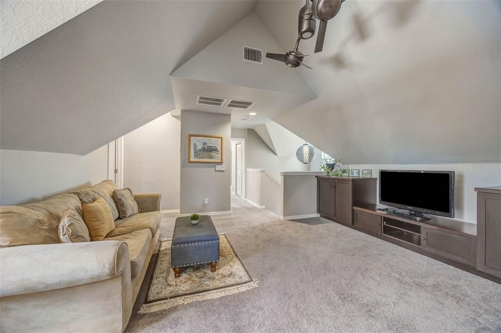 For Sale: $1,400,000 (3 beds, 2 baths, 2452 Square Feet)