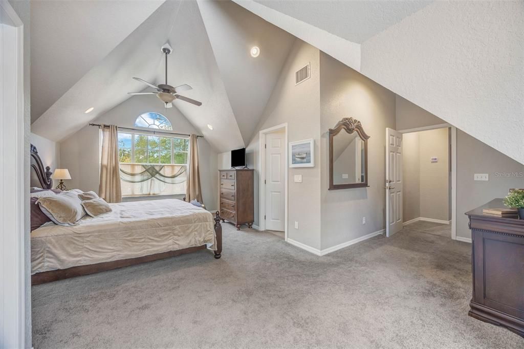 For Sale: $1,400,000 (3 beds, 2 baths, 2452 Square Feet)