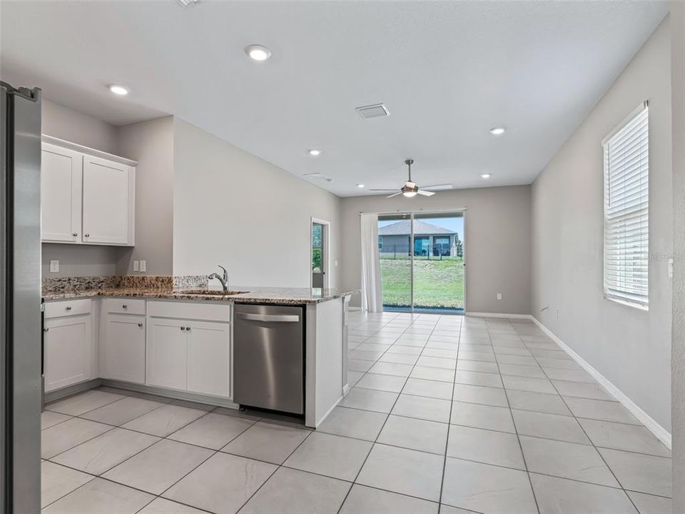 For Sale: $289,000 (3 beds, 2 baths, 1504 Square Feet)
