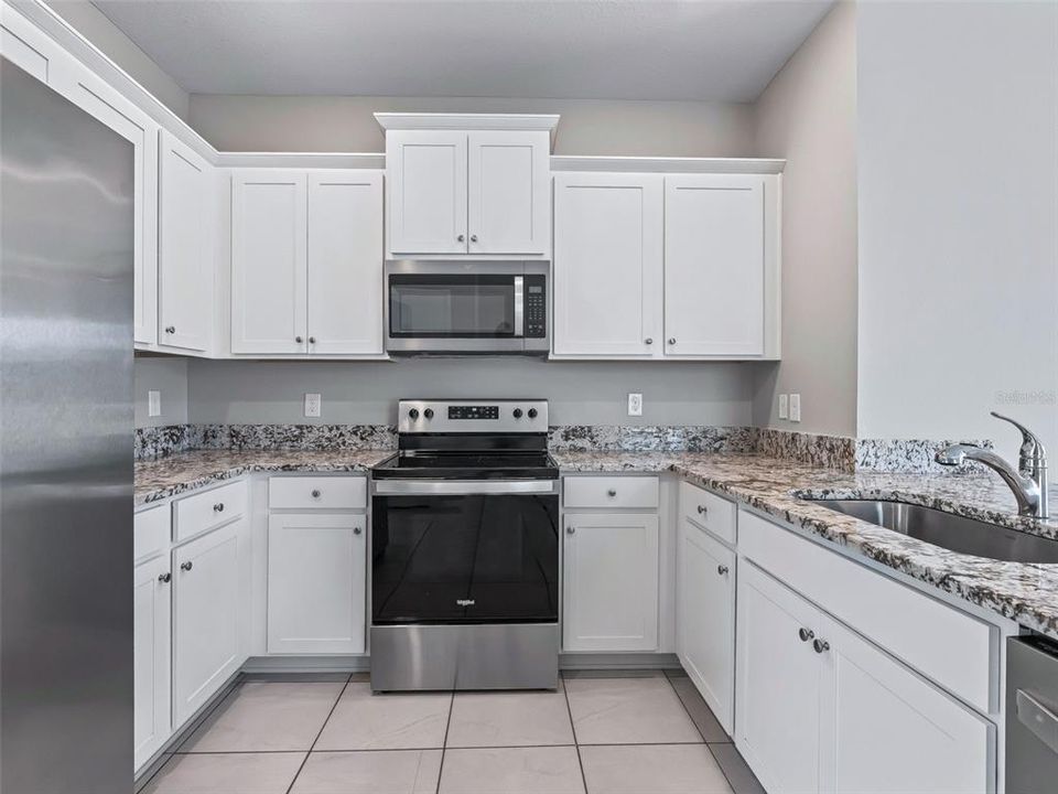 For Sale: $289,000 (3 beds, 2 baths, 1504 Square Feet)