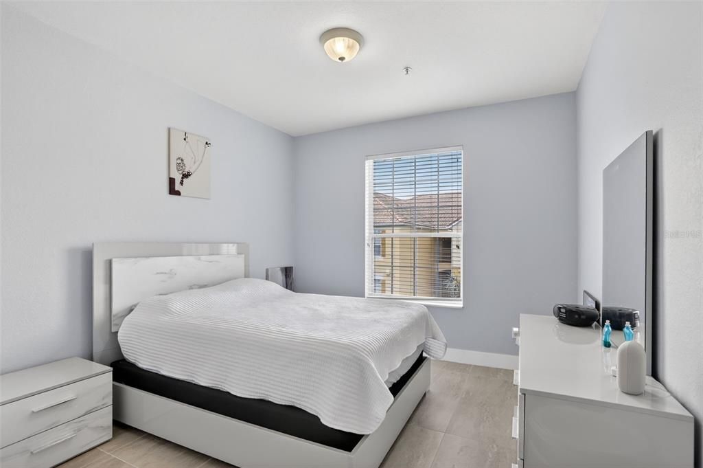 В аренду: $1,800 (2 спален, 2 ванн, 1112 Квадратных фут)