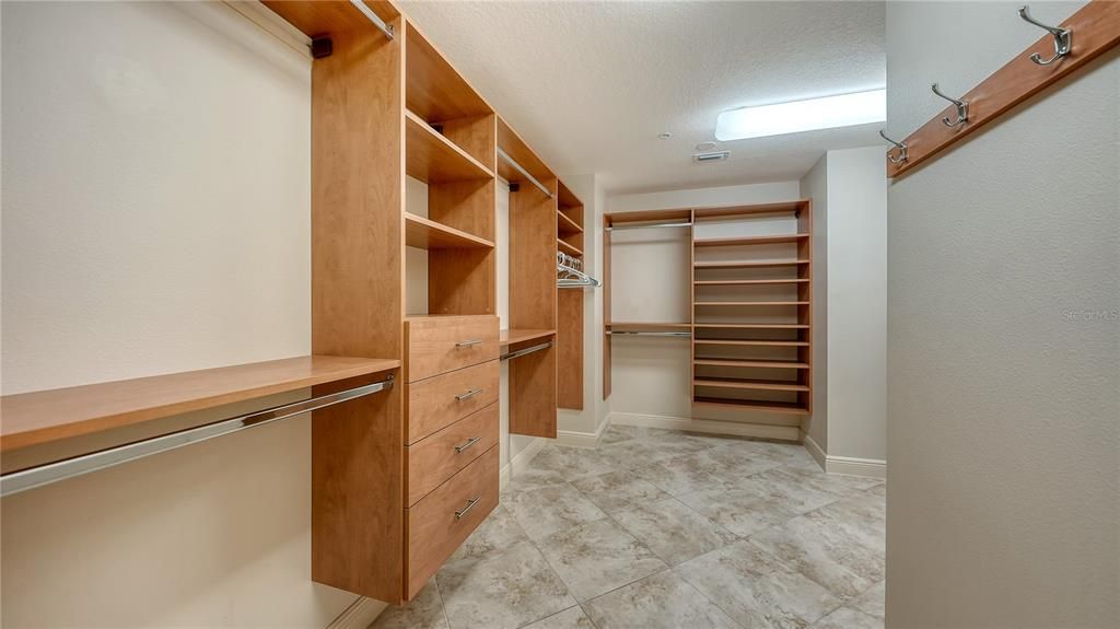 For Rent: $7,000 (3 beds, 2 baths, 2467 Square Feet)