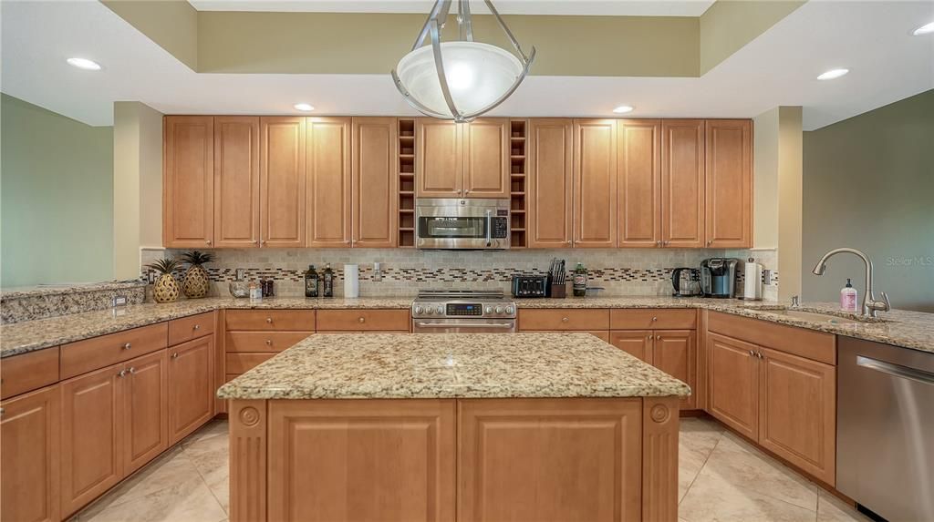 For Rent: $7,000 (3 beds, 2 baths, 2467 Square Feet)