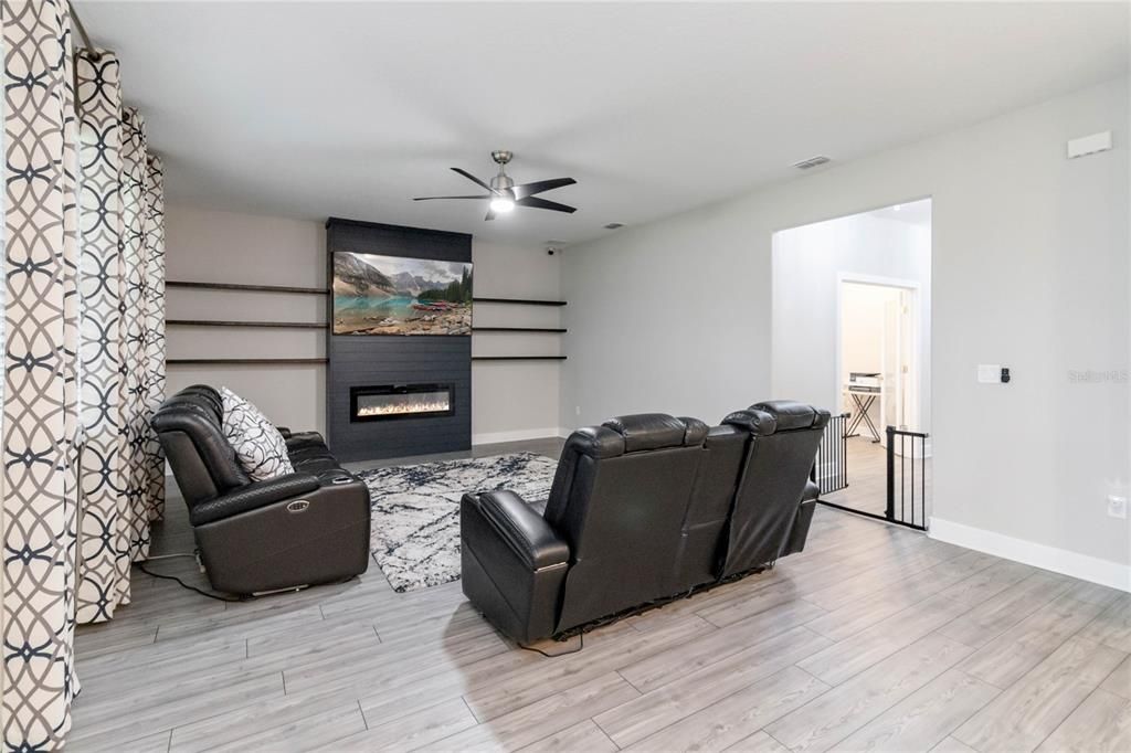 For Rent: $3,890 (5 beds, 3 baths, 3544 Square Feet)