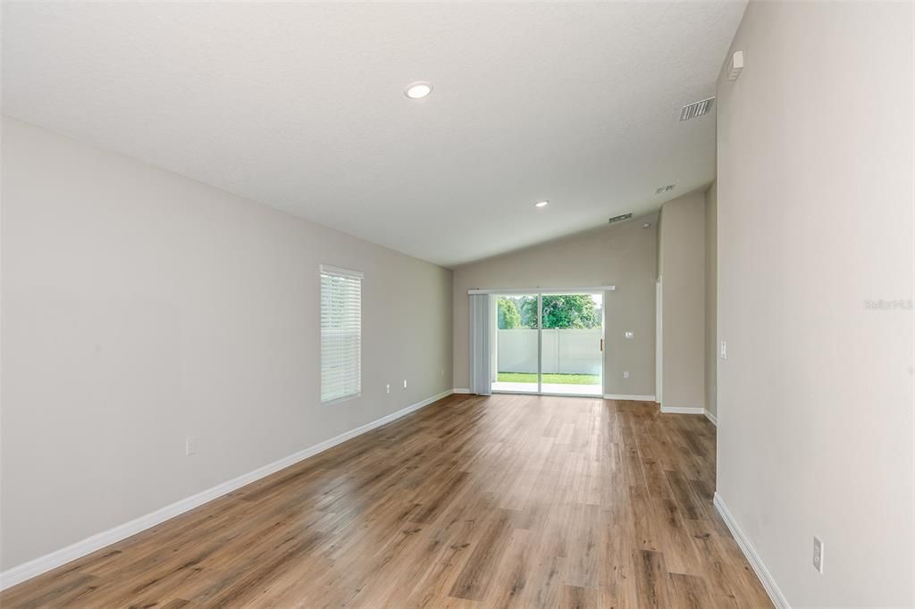 For Sale: $368,490 (3 beds, 2 baths, 1615 Square Feet)