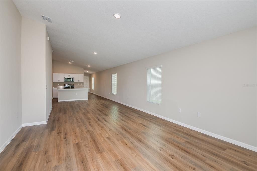 For Sale: $368,490 (3 beds, 2 baths, 1615 Square Feet)