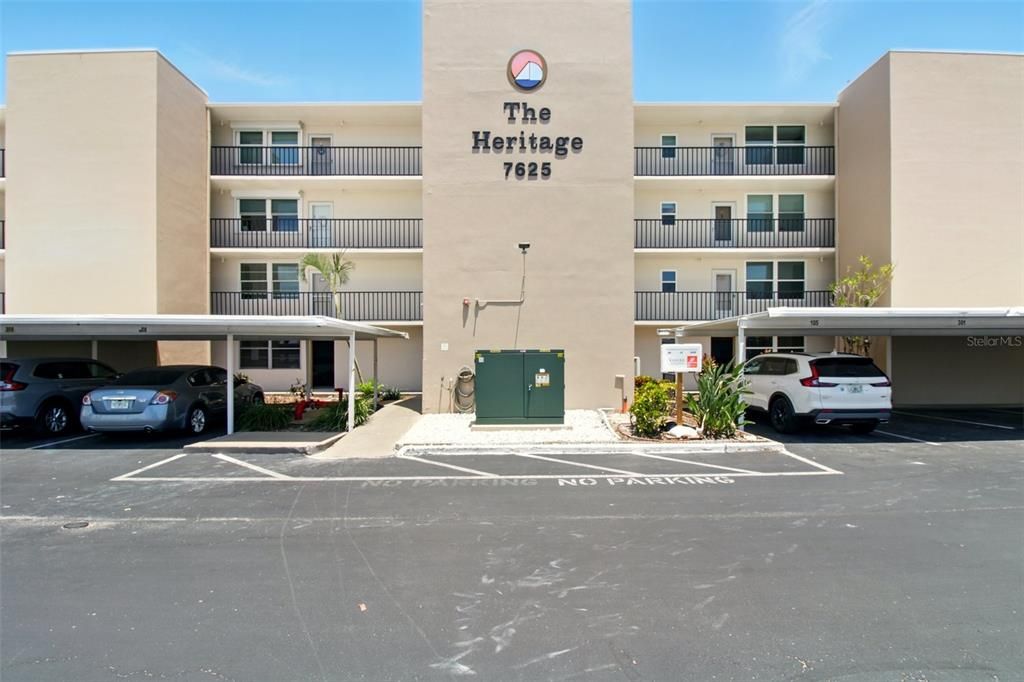 For Sale: $239,900 (1 beds, 1 baths, 855 Square Feet)