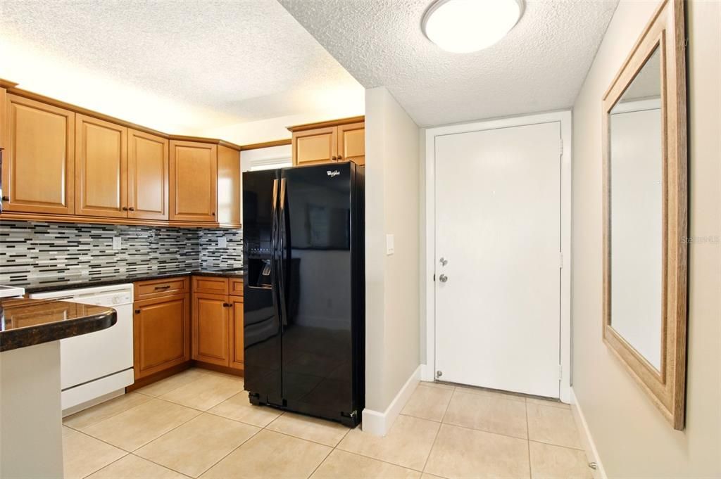 For Sale: $239,900 (1 beds, 1 baths, 855 Square Feet)
