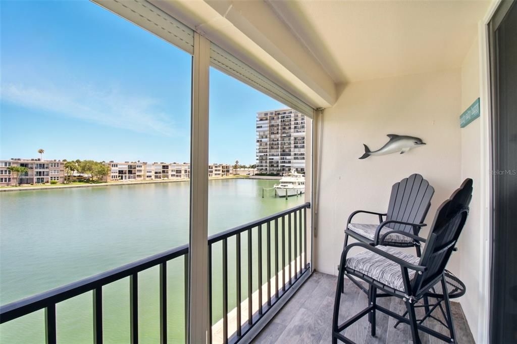 For Sale: $239,900 (1 beds, 1 baths, 855 Square Feet)