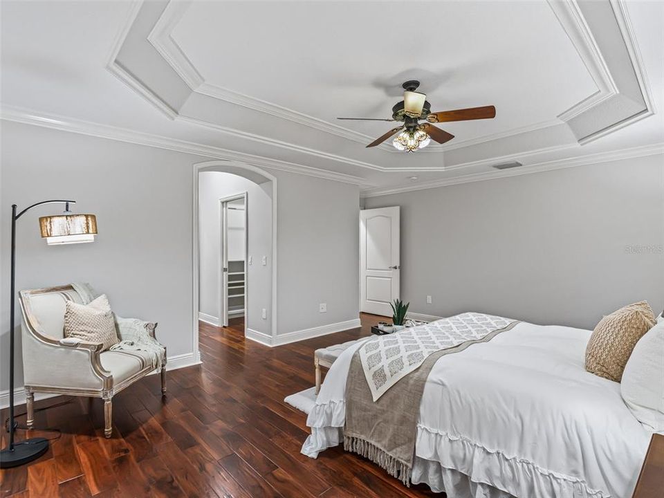 En Venta: $889,900 (3 camas, 2 baños, 2352 Pies cuadrados)