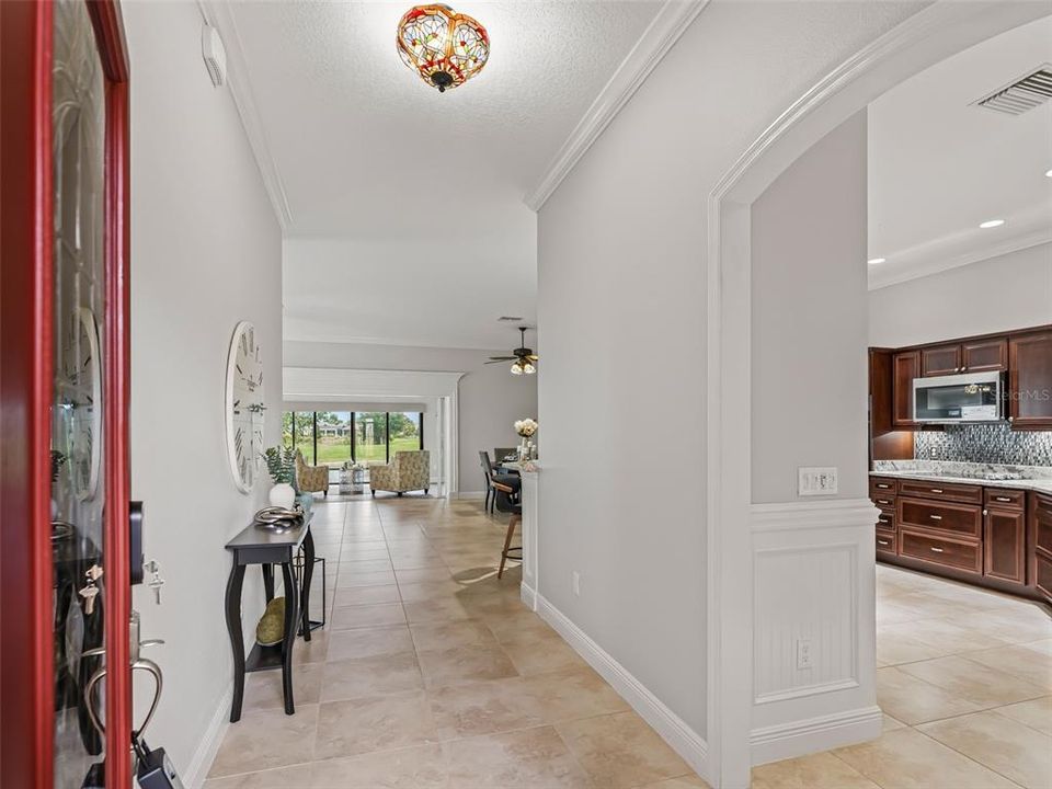 En Venta: $889,900 (3 camas, 2 baños, 2352 Pies cuadrados)