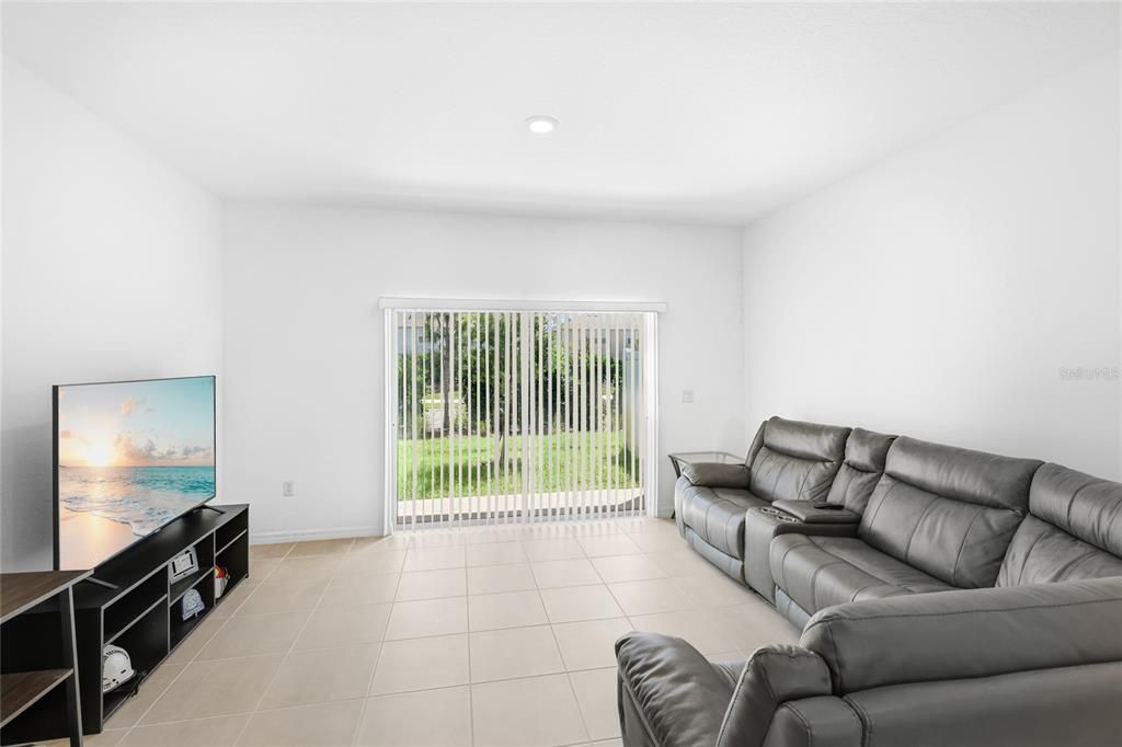 В аренду: $1,850 (2 спален, 2 ванн, 1202 Квадратных фут)