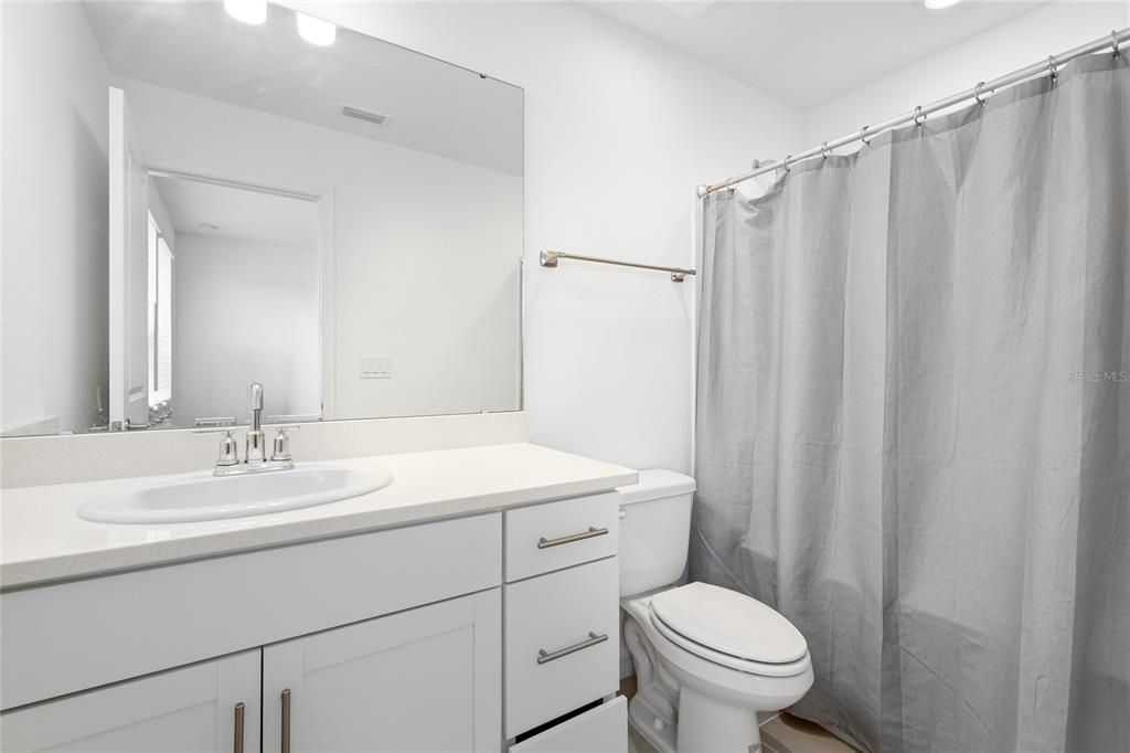 В аренду: $1,850 (2 спален, 2 ванн, 1202 Квадратных фут)
