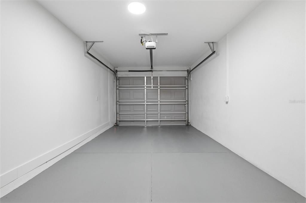 For Sale: $249,900 (3 beds, 2 baths, 1078 Square Feet)