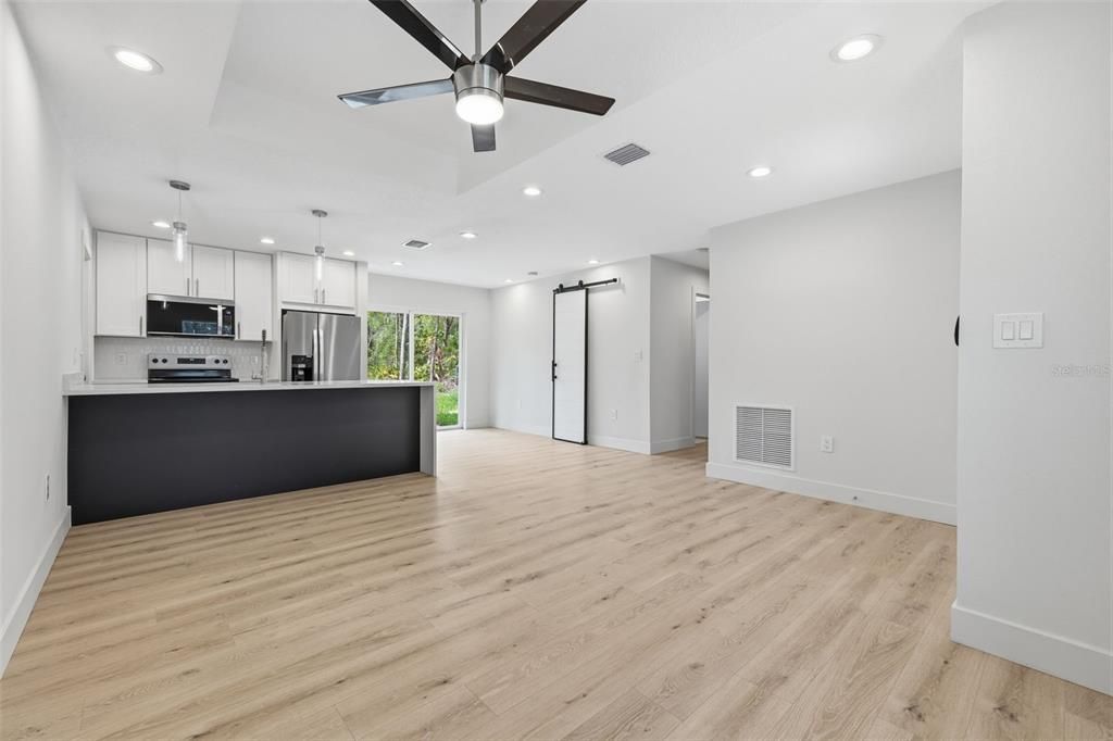 For Sale: $249,900 (3 beds, 2 baths, 1078 Square Feet)