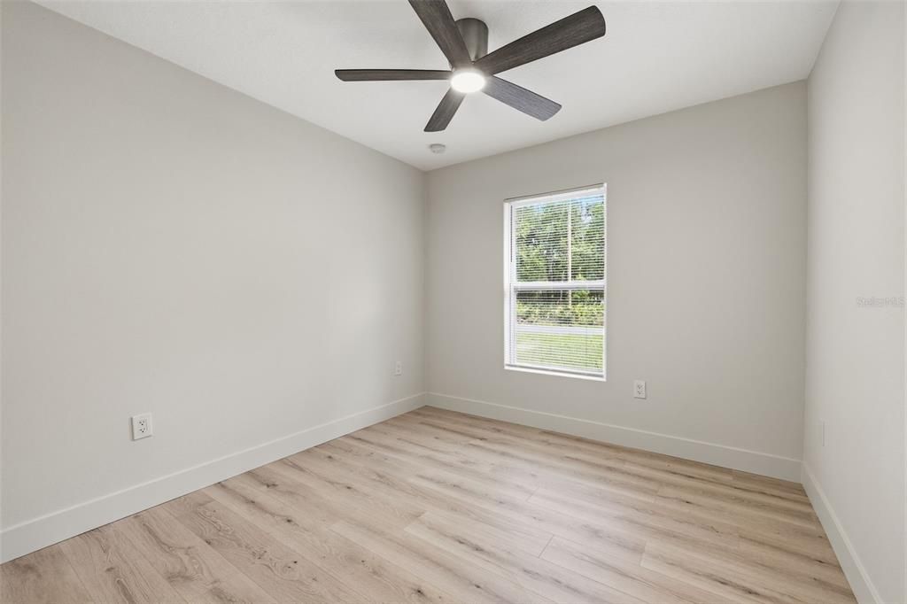 For Sale: $249,900 (3 beds, 2 baths, 1078 Square Feet)