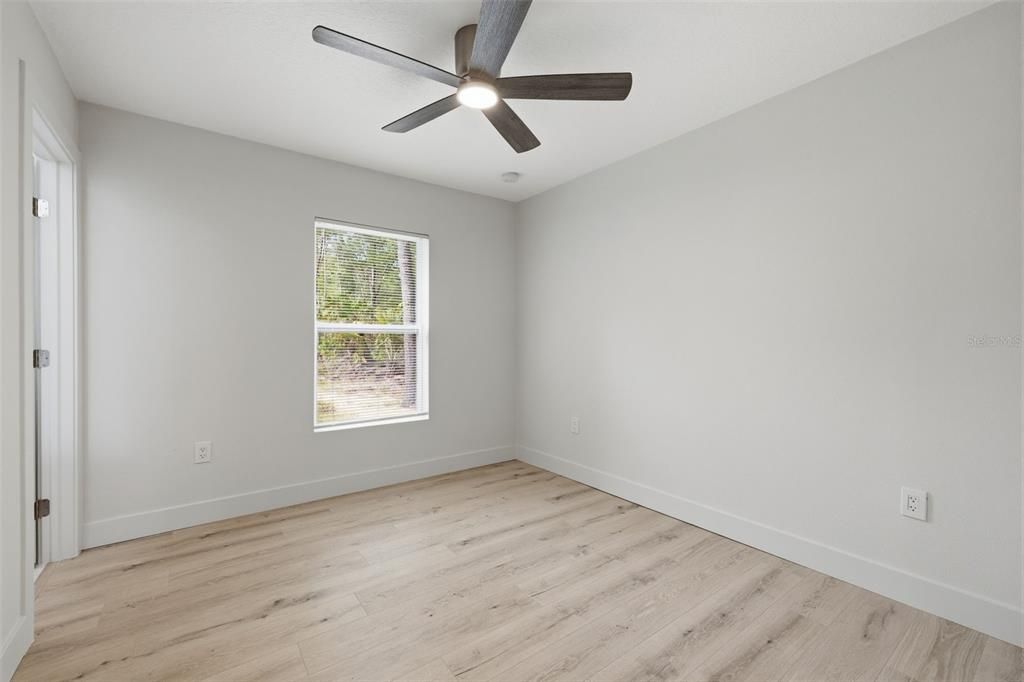 For Sale: $249,900 (3 beds, 2 baths, 1078 Square Feet)