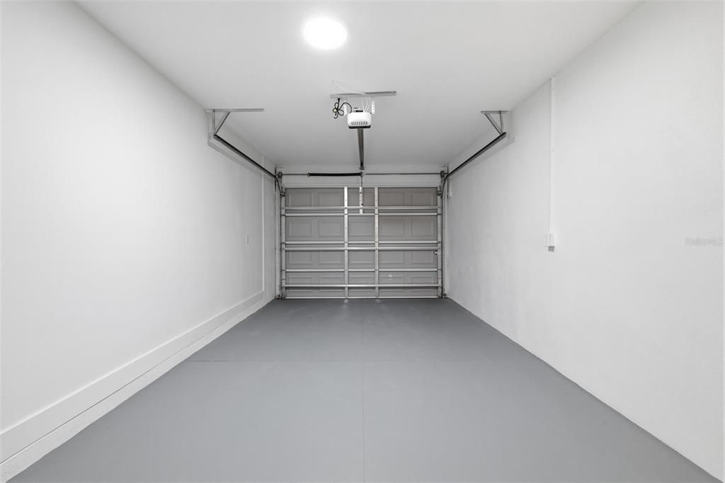 For Sale: $249,900 (3 beds, 2 baths, 1078 Square Feet)