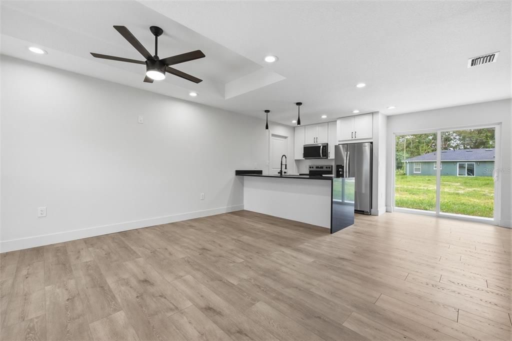 For Sale: $249,900 (3 beds, 2 baths, 1078 Square Feet)