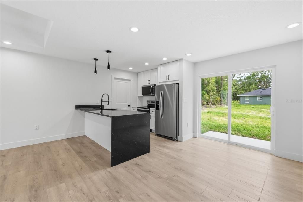For Sale: $249,900 (3 beds, 2 baths, 1078 Square Feet)