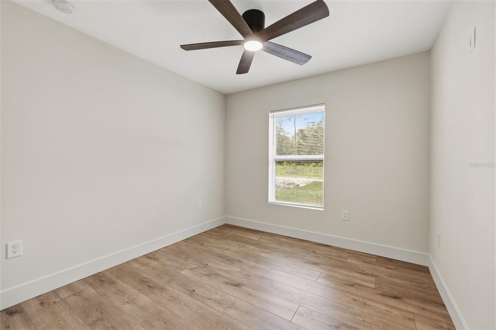 For Sale: $249,900 (3 beds, 2 baths, 1078 Square Feet)