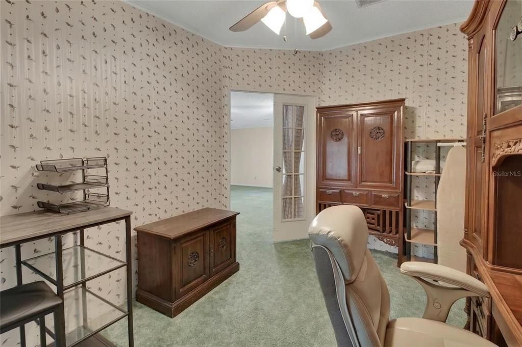 En Venta: $435,000 (4 camas, 2 baños, 2204 Pies cuadrados)