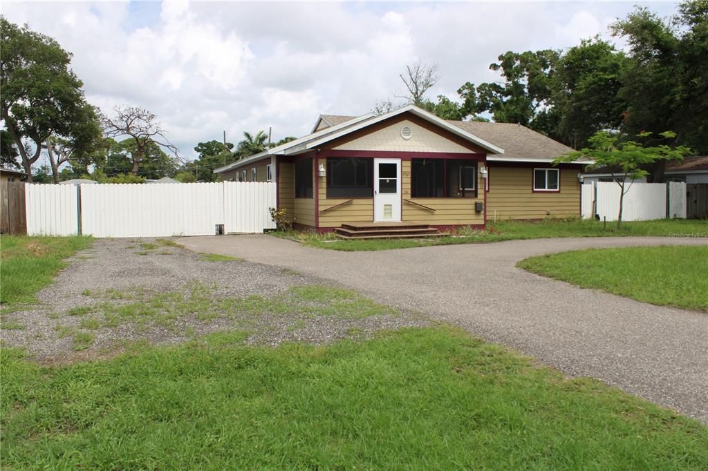 For Sale: $650,000 (4 beds, 3 baths, 1784 Square Feet)