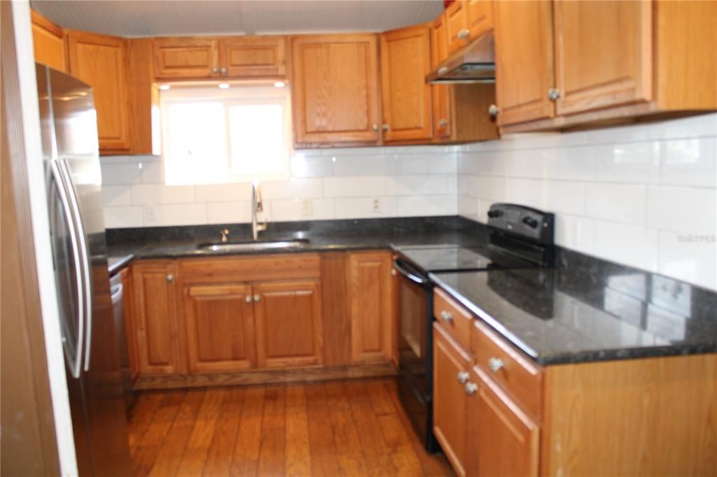 For Sale: $650,000 (4 beds, 3 baths, 1784 Square Feet)