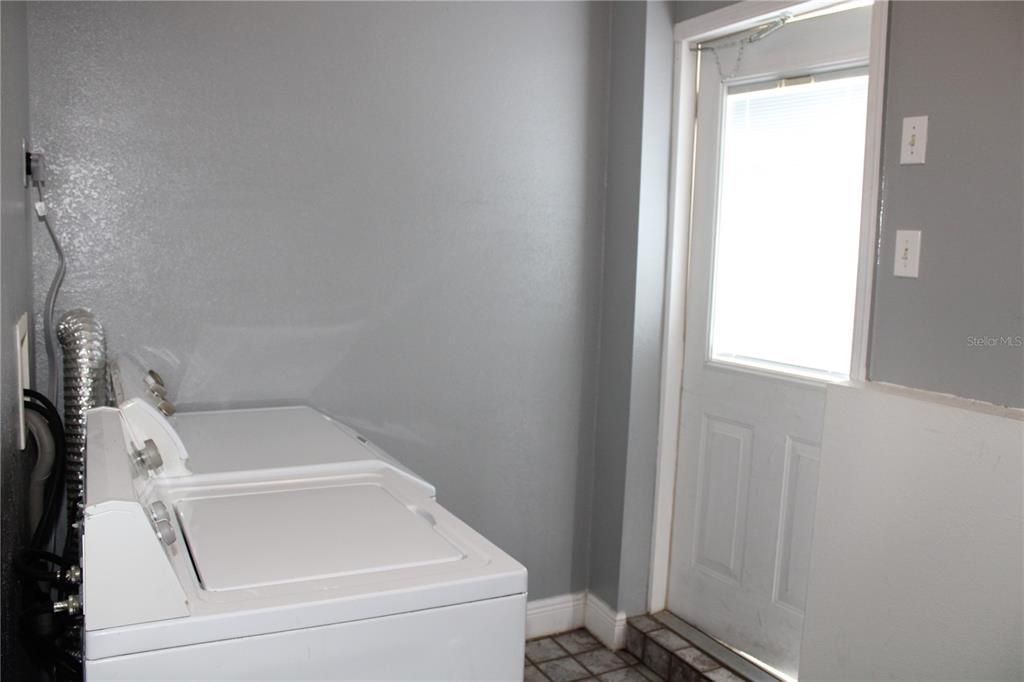 For Sale: $650,000 (4 beds, 3 baths, 1784 Square Feet)