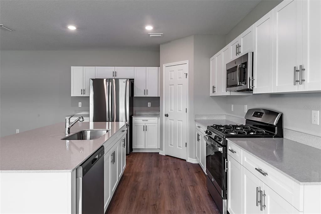 For Sale: $472,940 (5 beds, 3 baths, 3011 Square Feet)