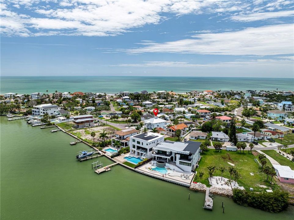 En Venta: $1,350,000 (3 camas, 2 baños, 2070 Pies cuadrados)