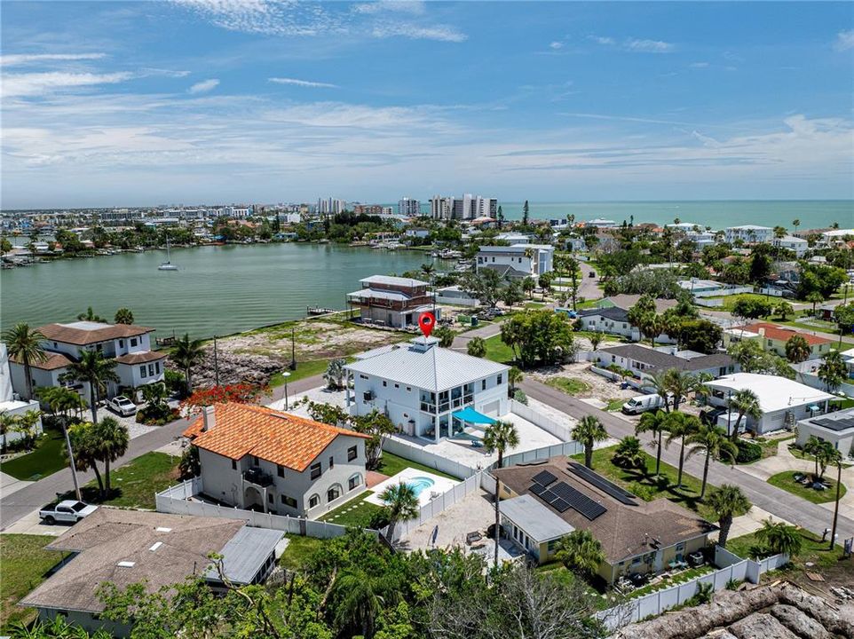 En Venta: $1,350,000 (3 camas, 2 baños, 2070 Pies cuadrados)