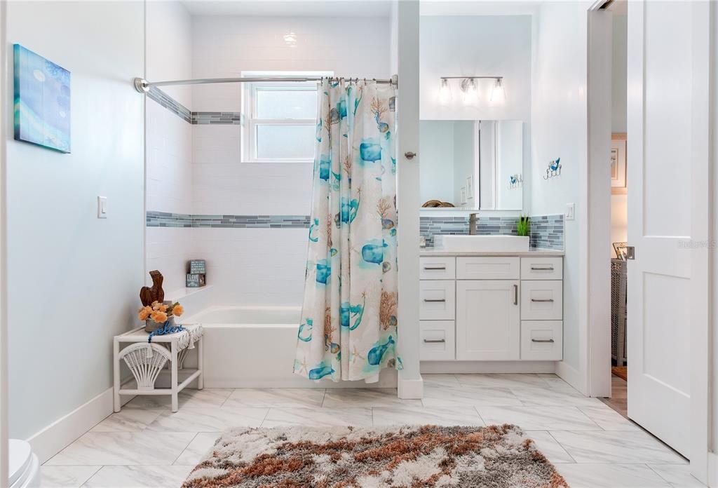 En Venta: $1,350,000 (3 camas, 2 baños, 2070 Pies cuadrados)