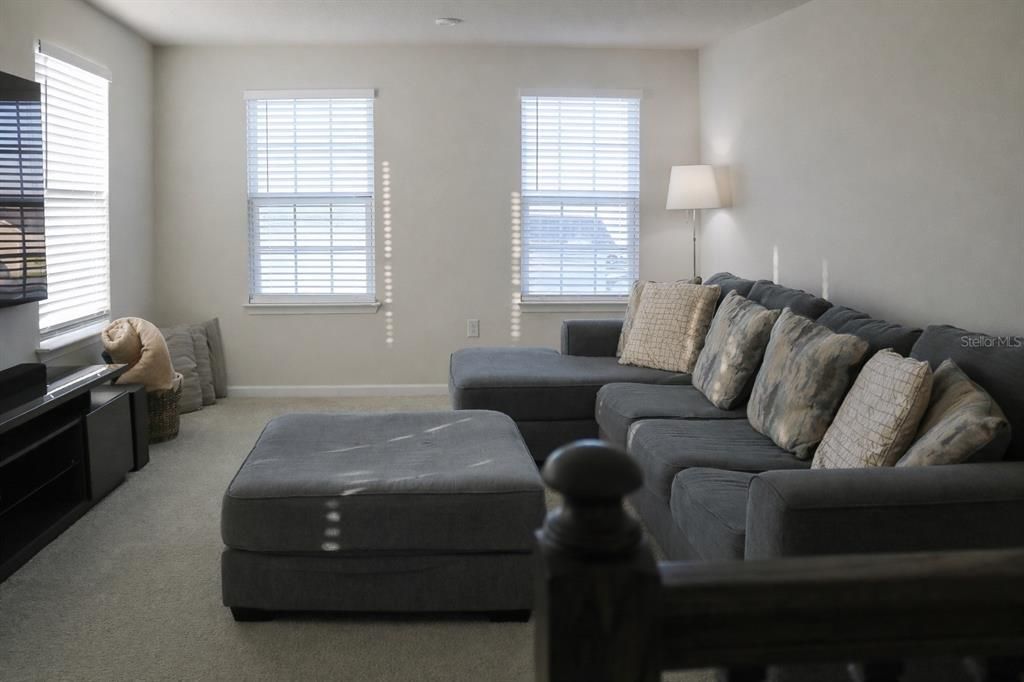 For Rent: $3,600 (5 beds, 2 baths, 3021 Square Feet)