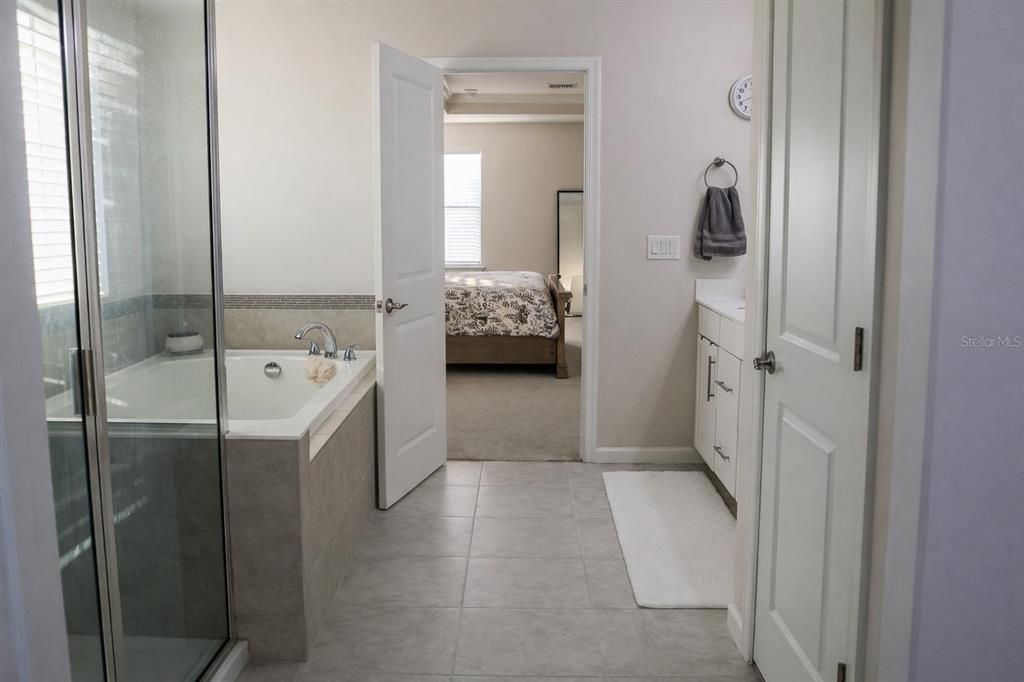 For Rent: $3,600 (5 beds, 2 baths, 3021 Square Feet)