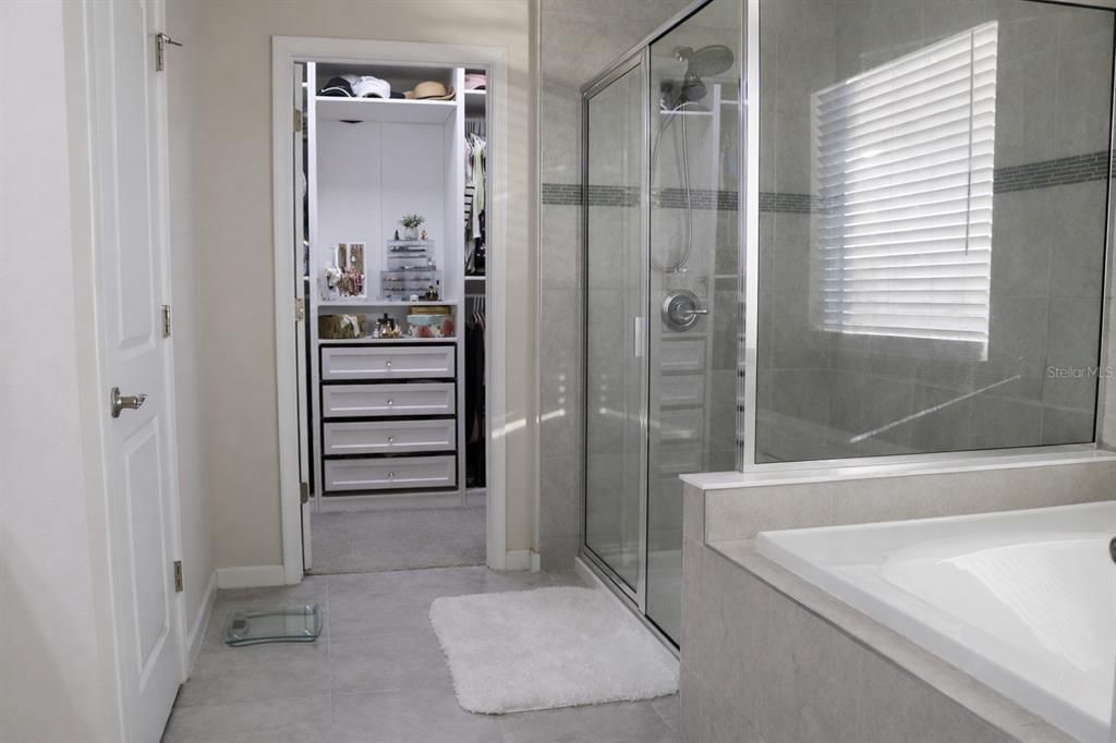 For Rent: $3,600 (5 beds, 2 baths, 3021 Square Feet)