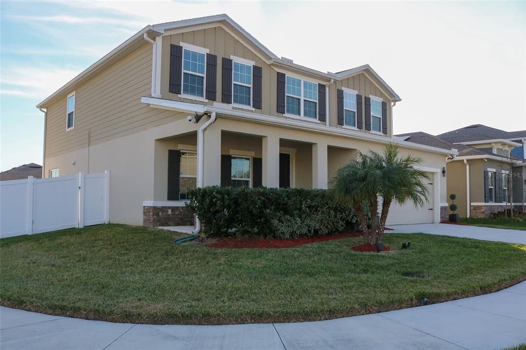 For Rent: $3,600 (5 beds, 2 baths, 3021 Square Feet)