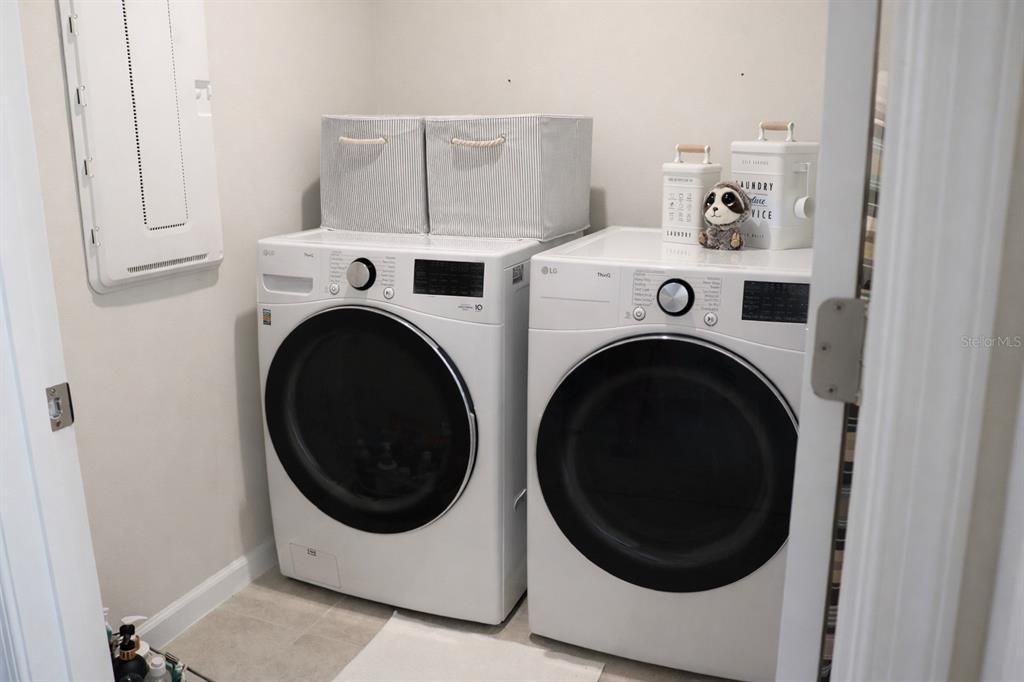 For Rent: $3,600 (5 beds, 2 baths, 3021 Square Feet)