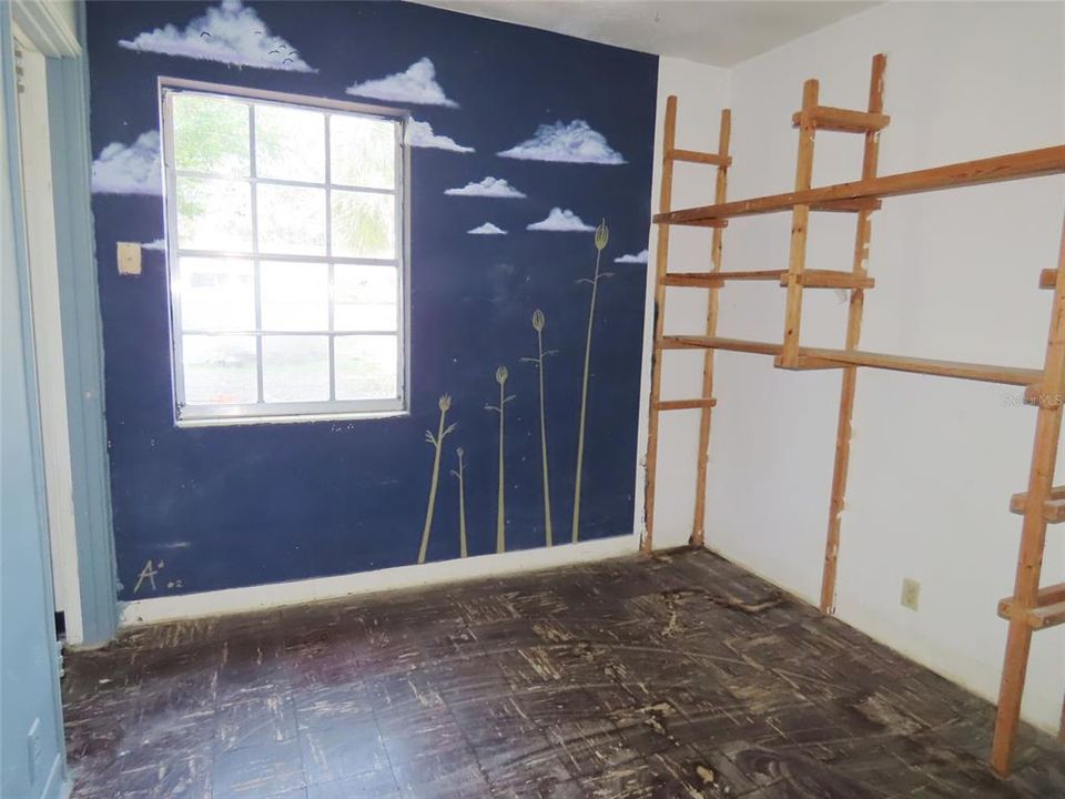 For Sale: $315,000 (3 beds, 1 baths, 1048 Square Feet)