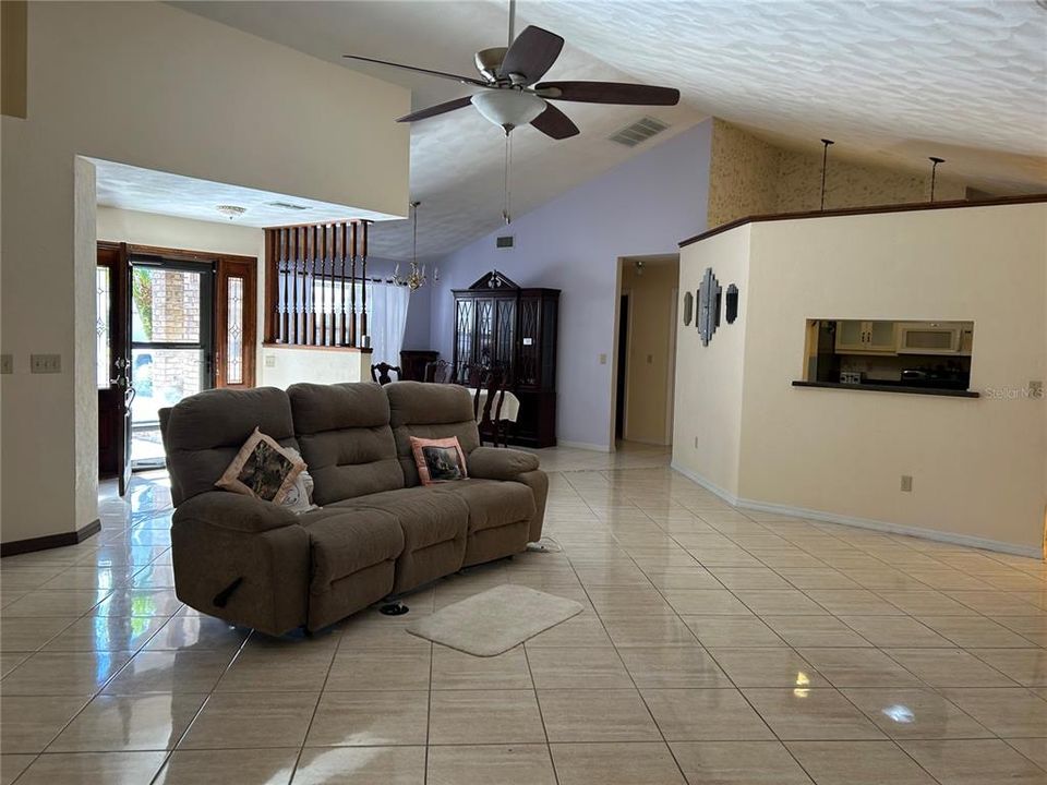For Sale: $525,000 (4 beds, 2 baths, 2243 Square Feet)