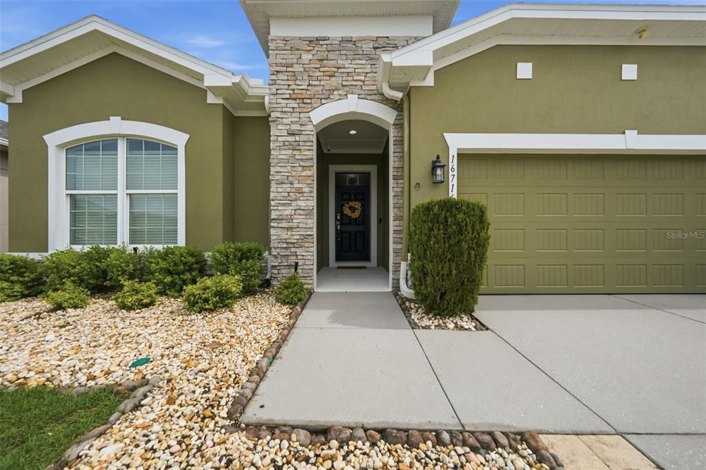For Sale: $549,000 (4 beds, 3 baths, 2205 Square Feet)