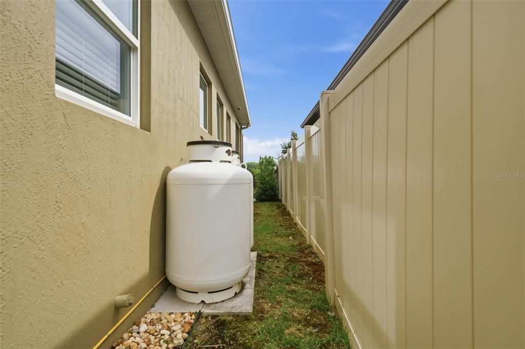 For Sale: $549,000 (4 beds, 3 baths, 2205 Square Feet)