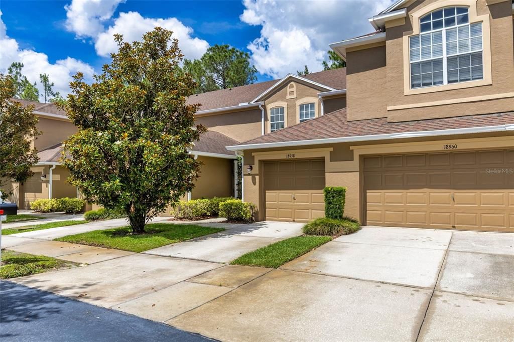 For Sale: $259,900 (2 beds, 2 baths, 1272 Square Feet)