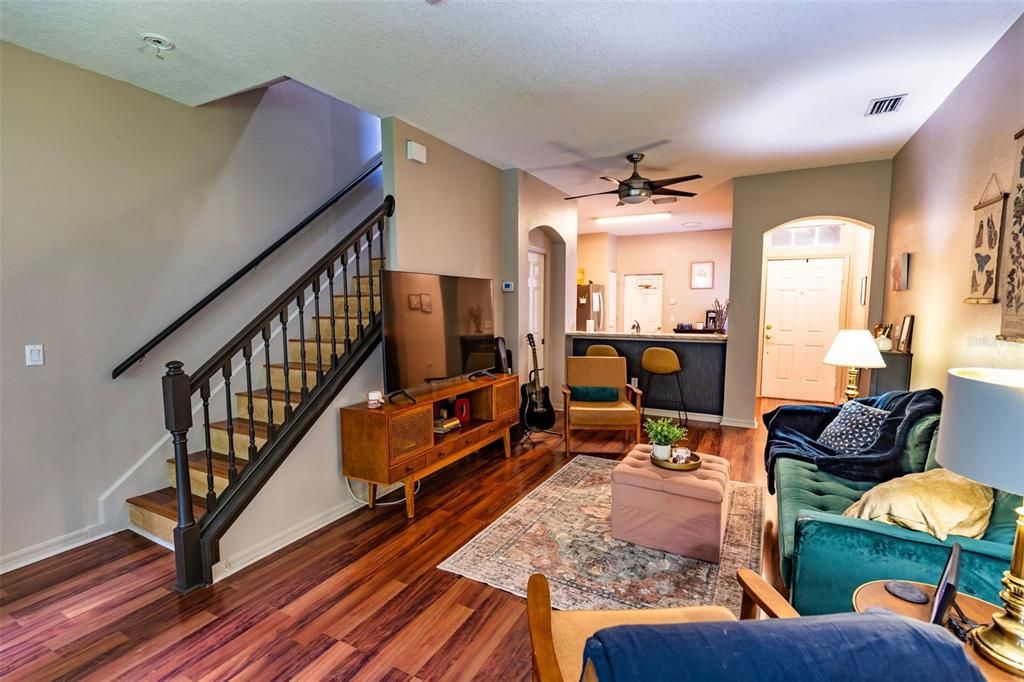 For Sale: $259,900 (2 beds, 2 baths, 1272 Square Feet)