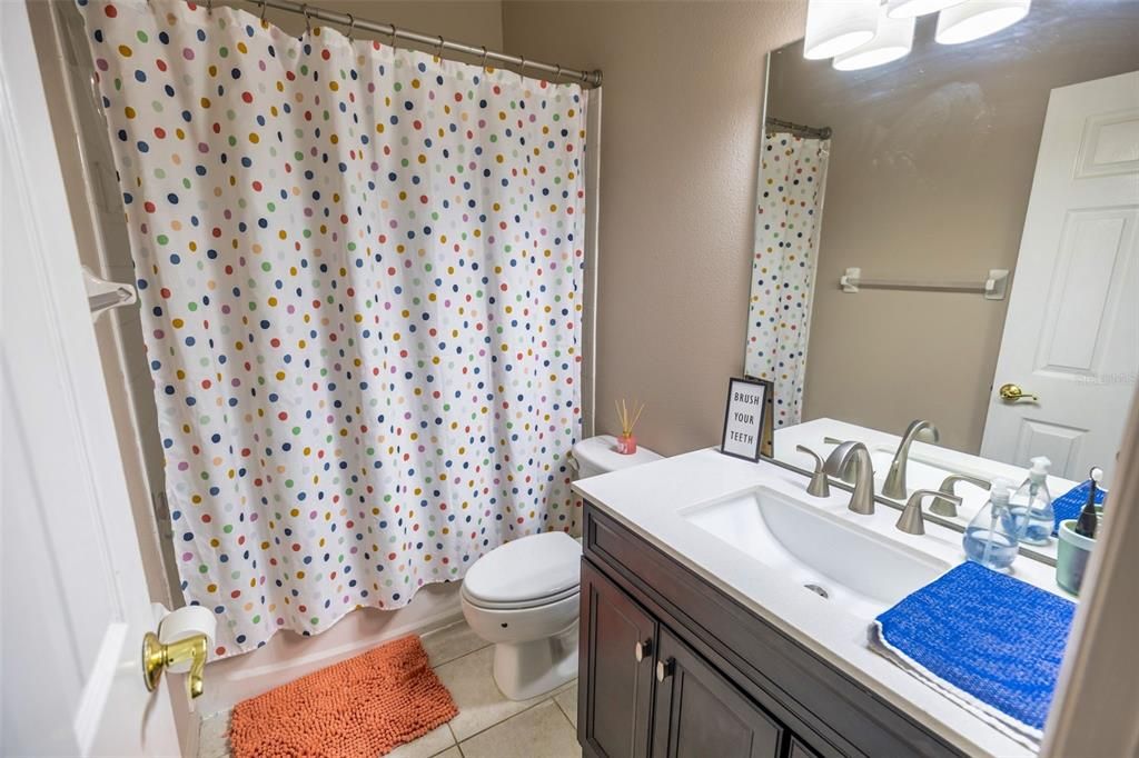 For Sale: $259,900 (2 beds, 2 baths, 1272 Square Feet)