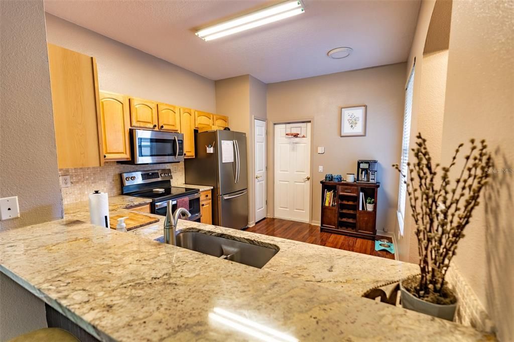 For Sale: $259,900 (2 beds, 2 baths, 1272 Square Feet)