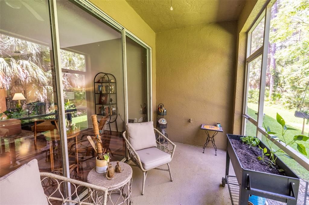For Sale: $259,900 (2 beds, 2 baths, 1272 Square Feet)