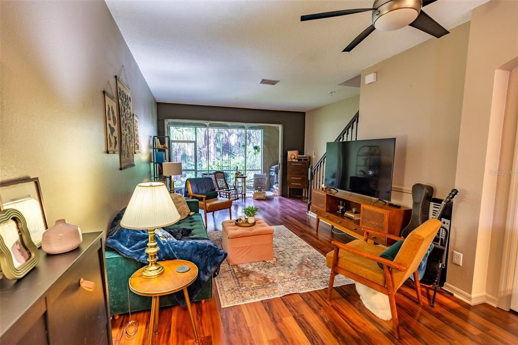 For Sale: $259,900 (2 beds, 2 baths, 1272 Square Feet)