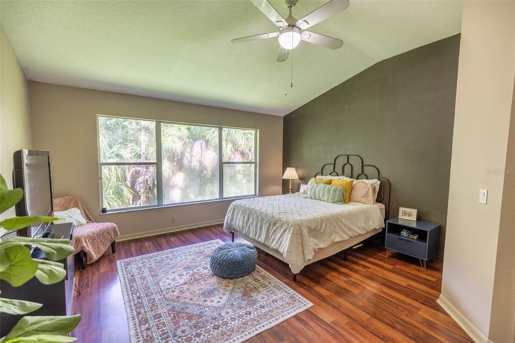 For Sale: $259,900 (2 beds, 2 baths, 1272 Square Feet)